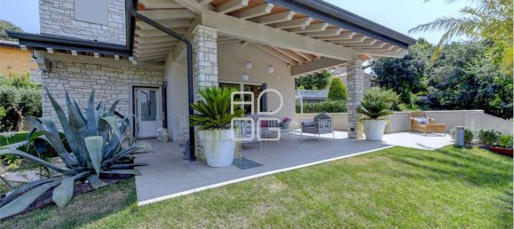 3 bedrooms Villa in Lonato del Garda, Italy No. 151768 5