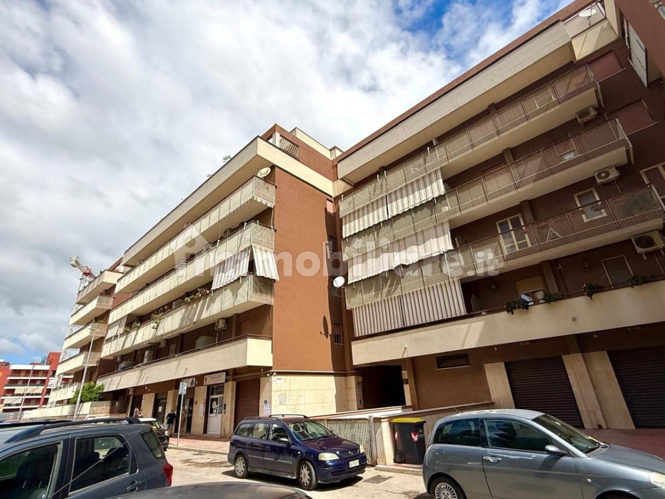 150m² Warehouse in Trani, Italy No. 343966