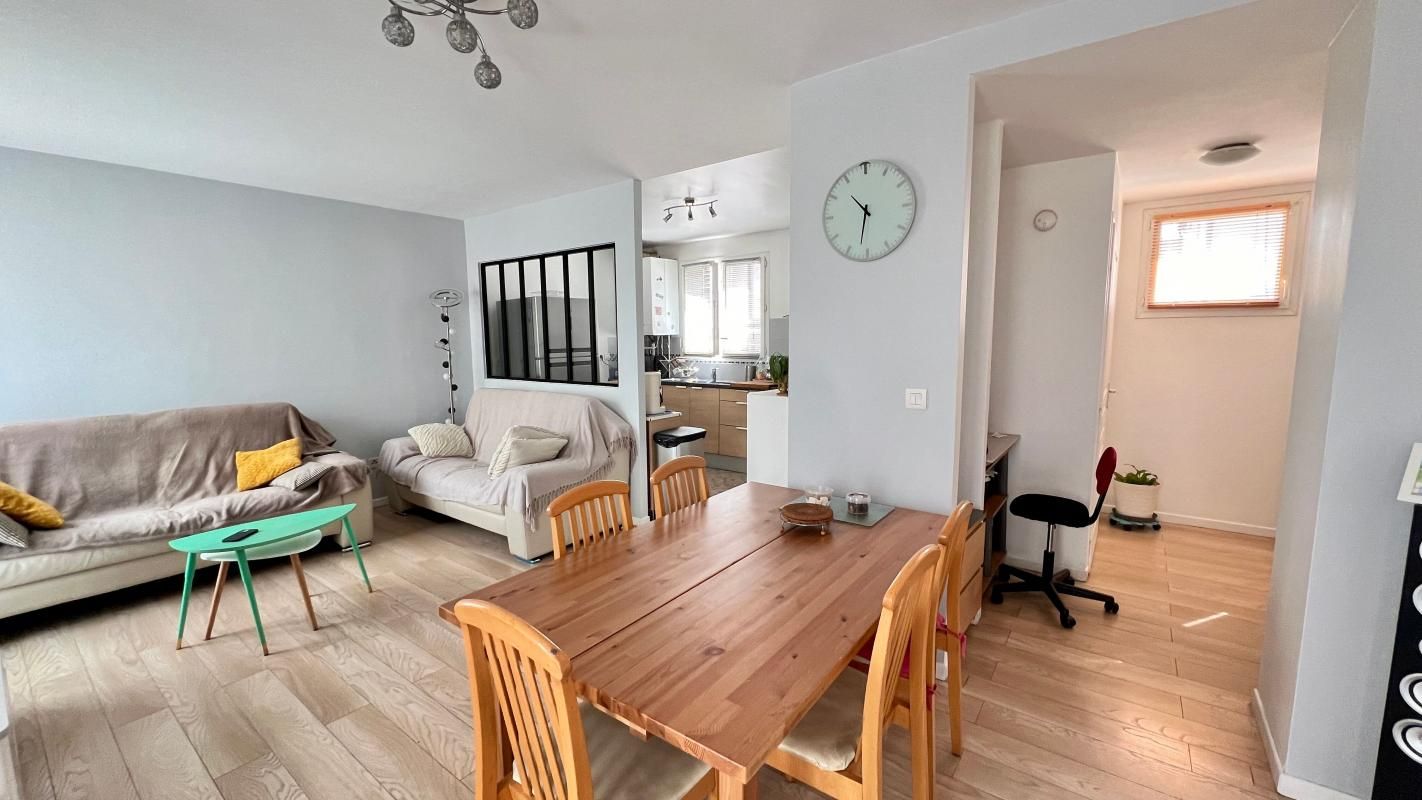 Apartamento T5 em Neuilly-sur-Marne, France N.º 166143