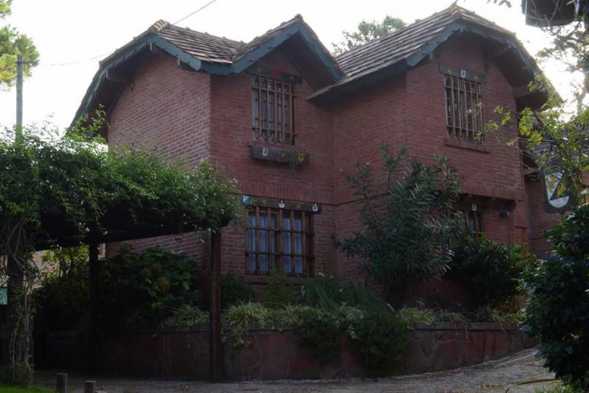 3 bedrooms House in Mar del Plata, Argentina No. 94897