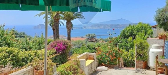 5 bedrooms Apartment in Pozzuoli, Italy No. 326327 2