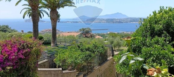 5 bedrooms Apartment in Pozzuoli, Italy No. 326327 6