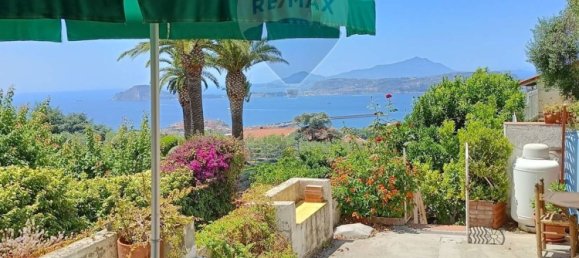 5 bedrooms Apartment in Pozzuoli, Italy No. 326327 3
