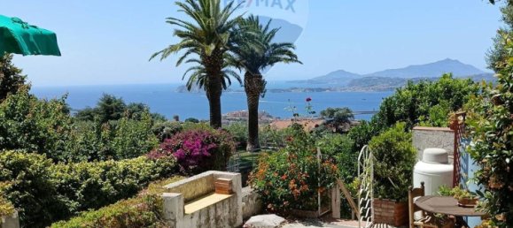 5 bedrooms Apartment in Pozzuoli, Italy No. 326327 5