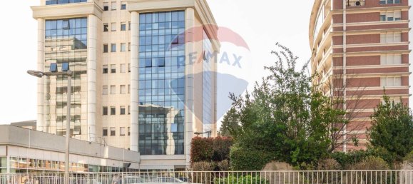 8-Zimmer Büro in Gallarate, Italy, Nr. 54853 3