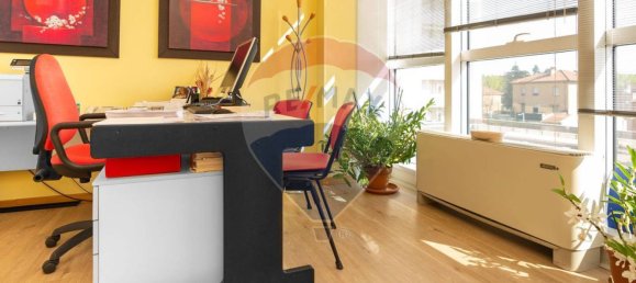 8-Zimmer Büro in Gallarate, Italy, Nr. 54853 8