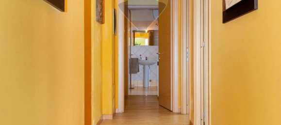 8-Zimmer Büro in Gallarate, Italy, Nr. 54853 20