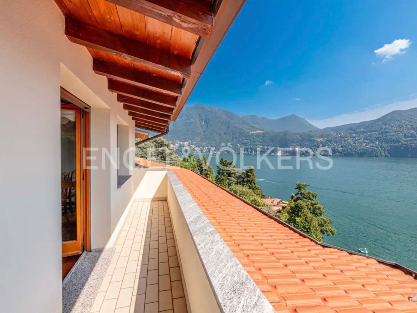 3غرفة شقة في Carate Urio, Italy رقم 103458