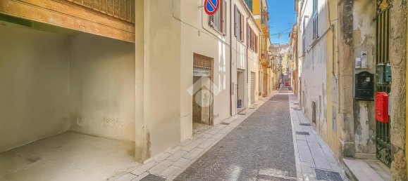 2-Zimmer Garage in Chieti, Italy, Nr. 13111 13