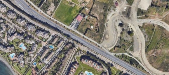  Land in Estepona, Spain No. 147745 3