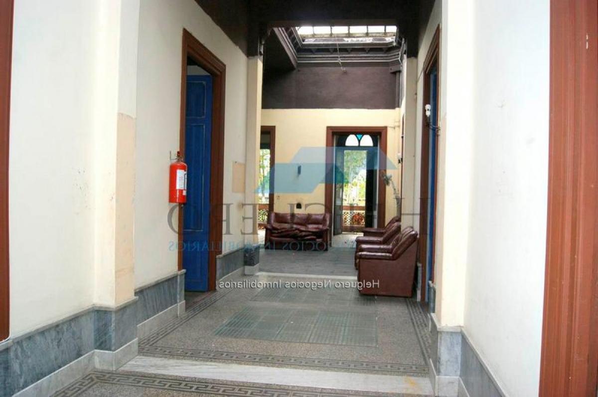 8 bedrooms House in Montevideo, Uruguay No. 6561