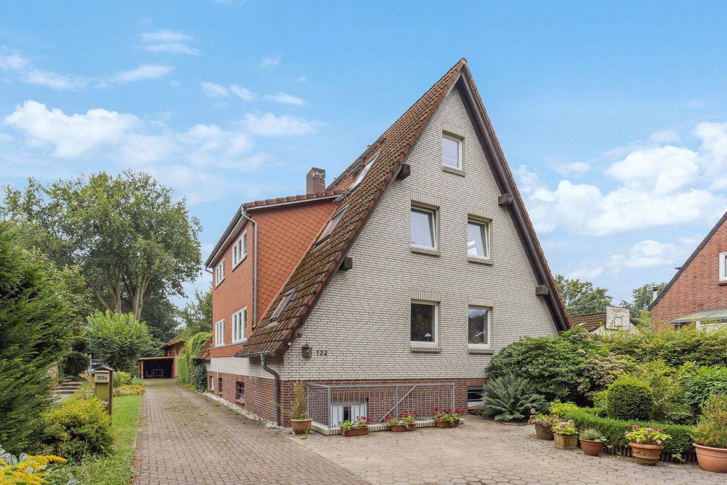 12 rooms House in Wandsbek, Germany No. 22929