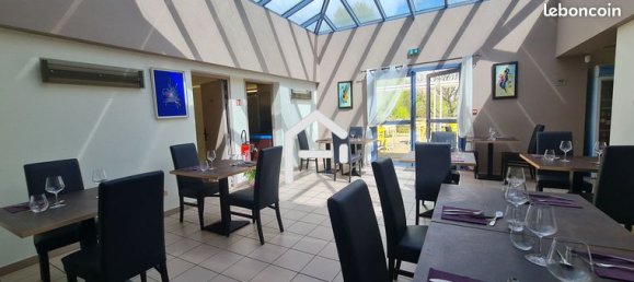 246m² Commercial property in Arnac-Pompadour, France No. 313087 11