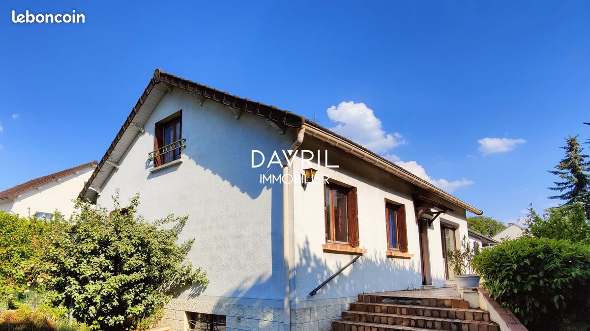 Casa de 5 dormitorios en Val-d'Oise, France No. 329557