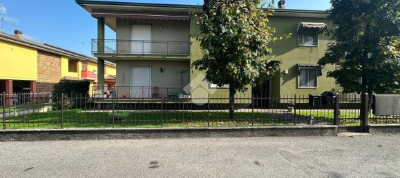 3 rooms Apartment in Pontoglio, Italy No. 6005 36