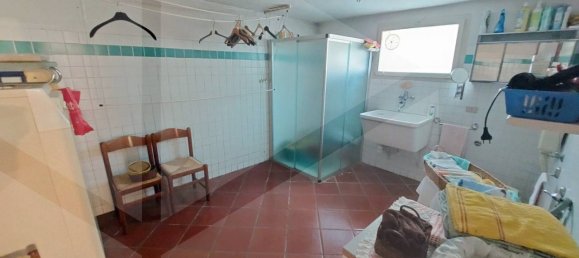 Дом с 4 комнатами в Фьорано Моденесе, Италия № 33599 14