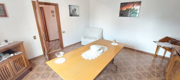 Дом с 4 комнатами в Фьорано Моденесе, Италия № 33599 5