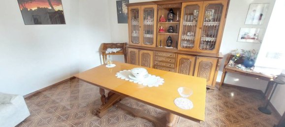 Дом с 4 комнатами в Фьорано Моденесе, Италия № 33599 3