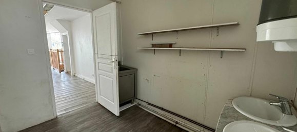 Коммерческая недвижимость 47м² в Вильнёв-сюр-Ло, Франция № 355082 7