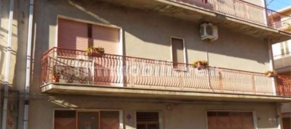 3 bedrooms Apartment in Mirabella Imbaccari, Italy No. 322615 3