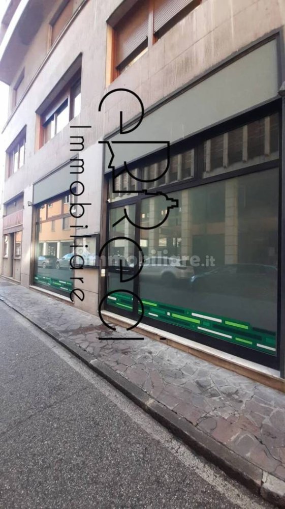4 rooms Commercial property in Mantua, Italy No. 346623