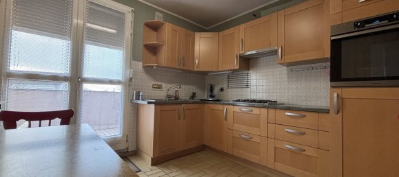 3 chambres Maison de ville à Bouzonville, France No. 160143 4