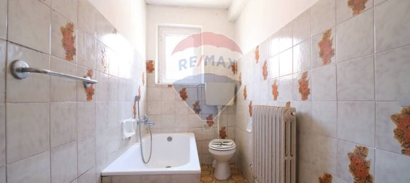 3 rooms Apartment in San Secondo Parmense, Italy No. 291829 5
