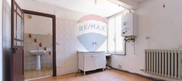 3 rooms Apartment in San Secondo Parmense, Italy No. 291829 4