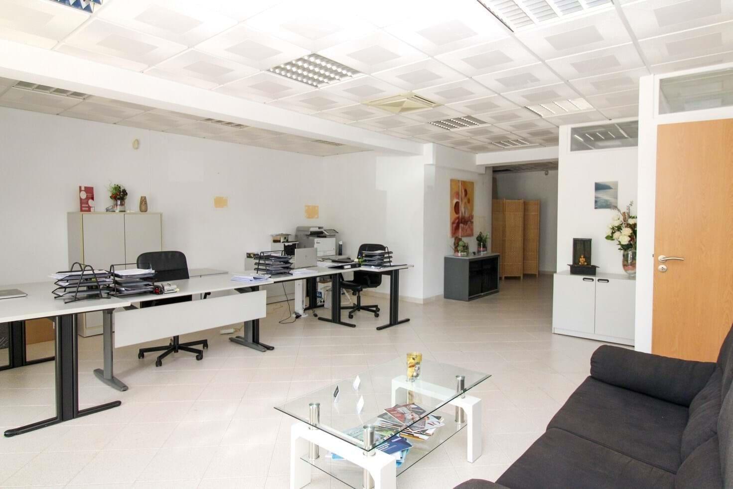 116m² Commercial property in Quarteira, Portugal No. 210067