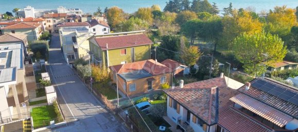 4 rooms Villa in Peschiera del Garda, Italy No. 145398 27
