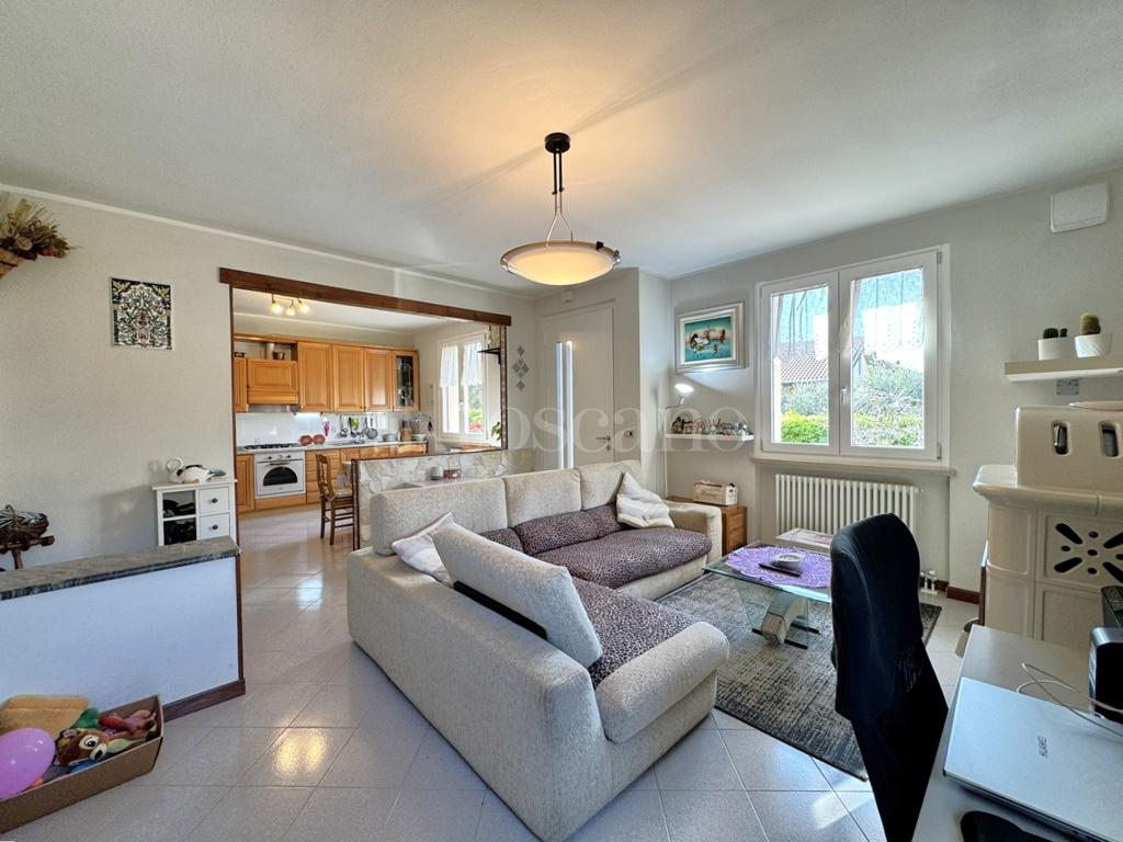 4 rooms Villa in Peschiera del Garda, Italy No. 145398