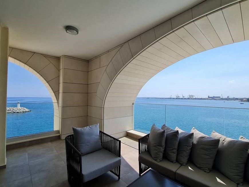 4 bedrooms Apartment in Limassol, Cyprus No. 3961