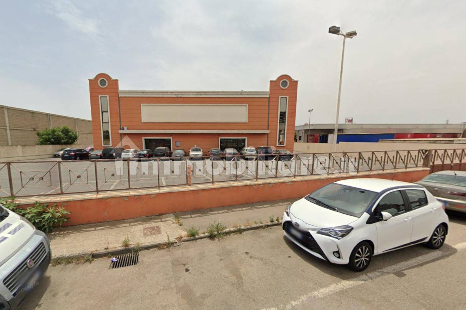 Propiedad comercial en Elmas, Italy 1900 m² No. 315109