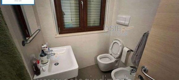 52m² Garage in Rome, Italy No. 28111 4