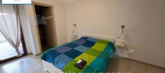 52m² Garage in Rome, Italy No. 28111 3