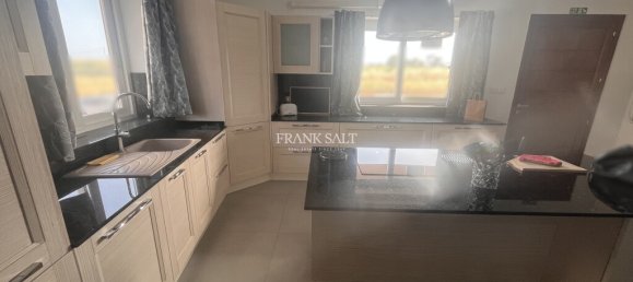 3 bedrooms Maisonette in Zebbug, Malta No. 11587 5