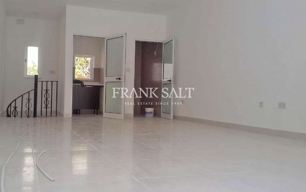 90m² Office in Naxxar, Malta No. 12070