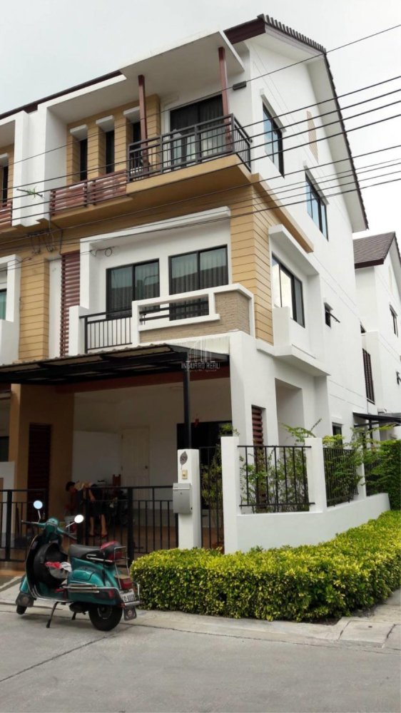 3 bedrooms Bungalow in Suan Luang, Thailand No. 8800