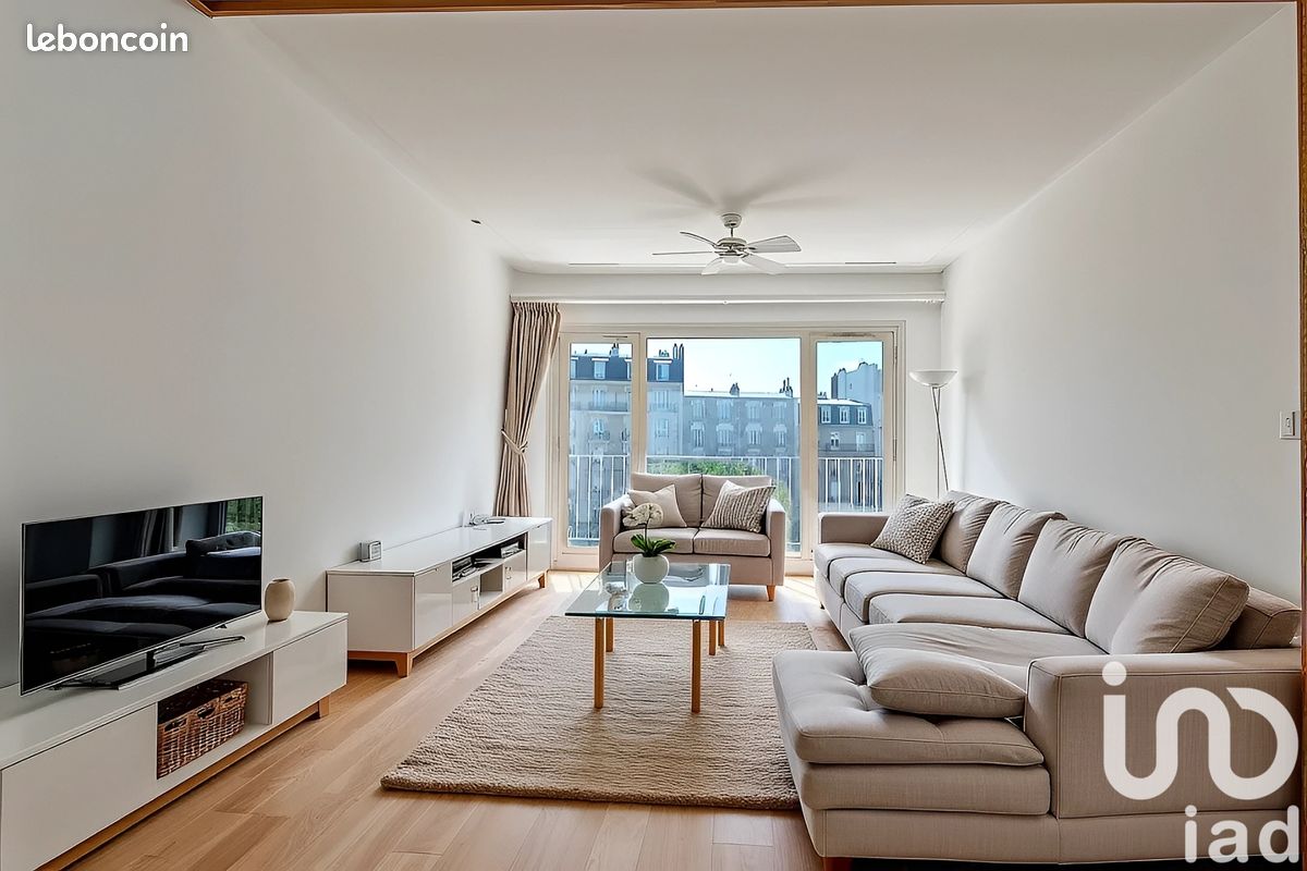 3 bedrooms Apartment in Courbevoie, France No. 330686