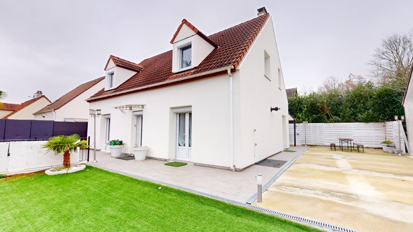 5 Schlafzimmer Haus in Sarcelles, France, Nr. 167241