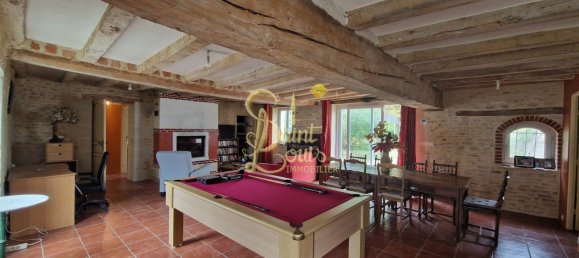 Casa de 4 dormitorios en Richelieu, France No. 251051 2