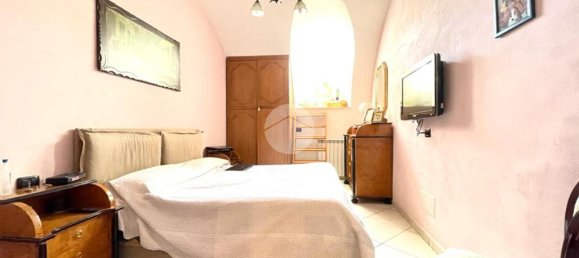 3-Zimmer Wohnung in Naples, Italy, Nr. 77726 6