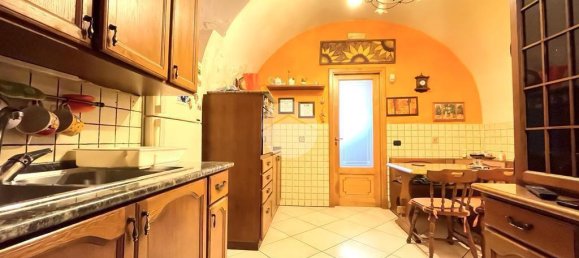 3-Zimmer Wohnung in Naples, Italy, Nr. 77726 9