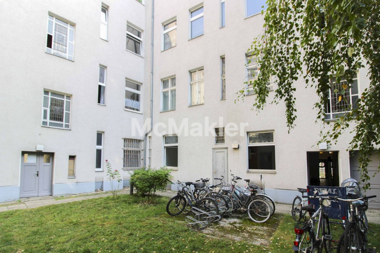 Коммерческая недвижимость 96м² в Райниккендорф, Германия № 15713