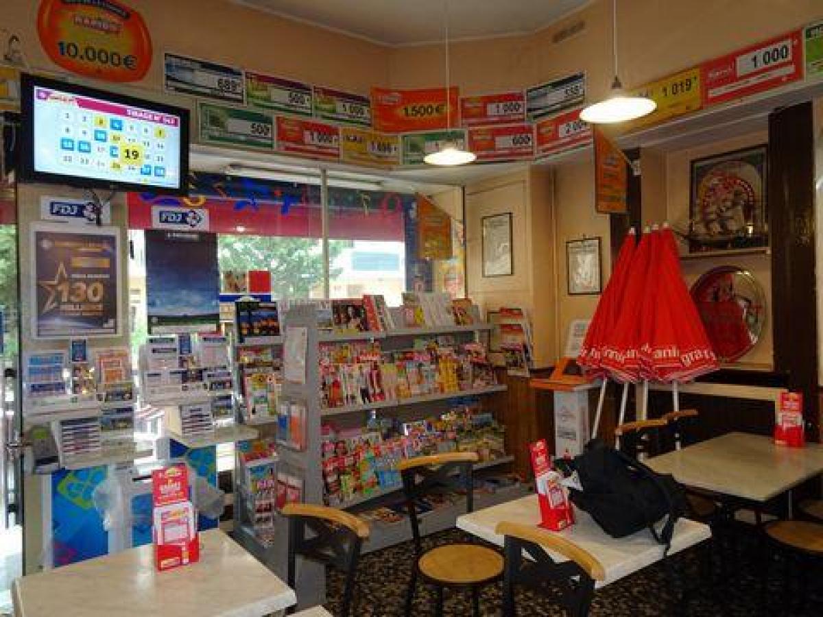 120m² Office in Villeurbanne, France No. 19211