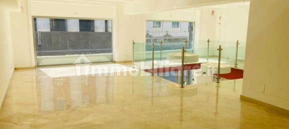 Propiedad comercial de 5 habitaciónes en Palermo, Italy No. 44230 14