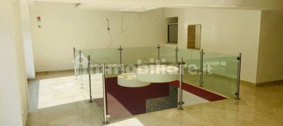 Propiedad comercial de 5 habitaciónes en Palermo, Italy No. 44230 16