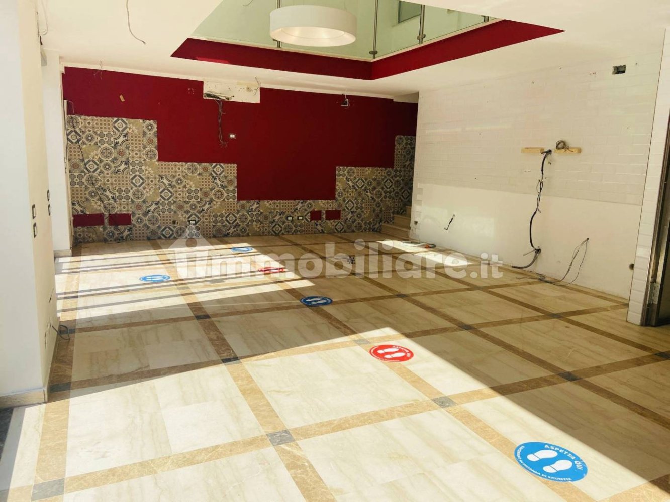 Propiedad comercial de 5 habitaciónes en Palermo, Italy No. 44230