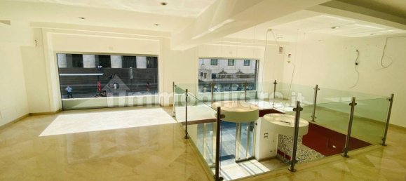 Propiedad comercial de 5 habitaciónes en Palermo, Italy No. 44230 17