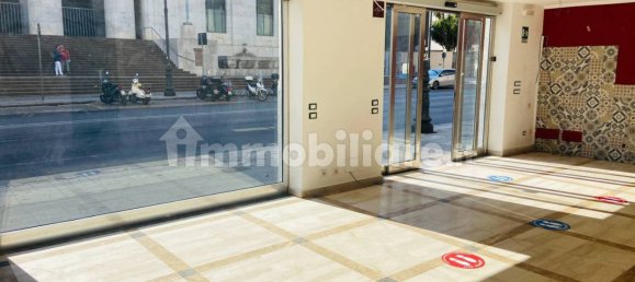 Propiedad comercial de 5 habitaciónes en Palermo, Italy No. 44230 2